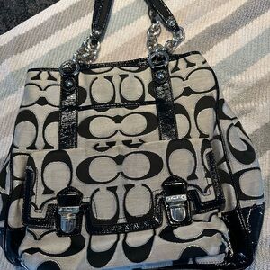 Coach Poppy Lurex in good condition aside from coach tag and inner creed